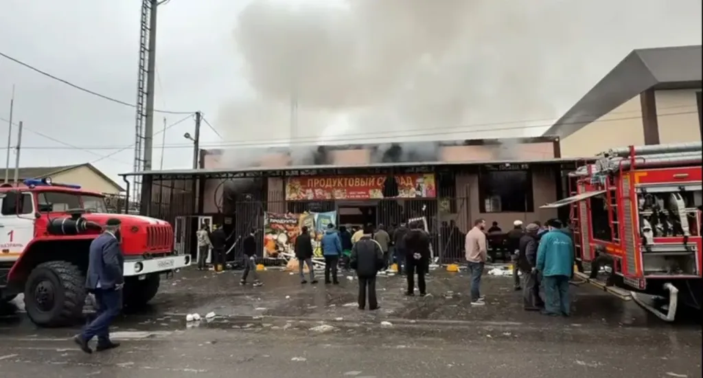 В Плиево при пожаре в магазине спасли человека