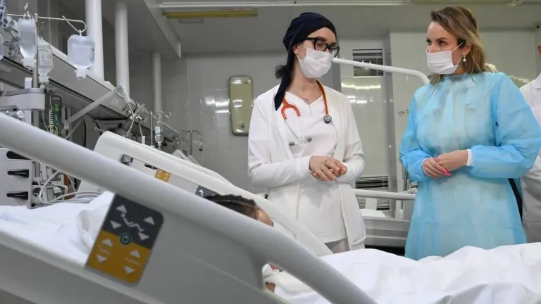 Львова-Белова навестила пострадавших при взрыве газа в Ингушетии